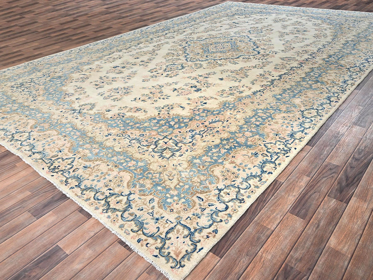 Kerman Vintage hand-knotted wool rug in Ivory, 10'1" x 16'9" — SKU O02059 (view 3)