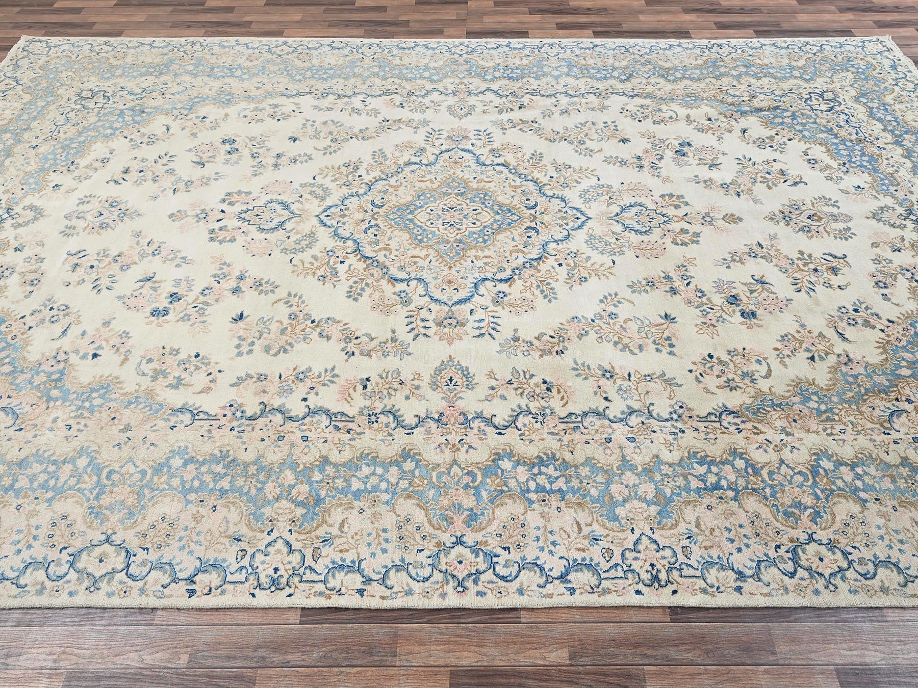 Kerman Vintage hand-knotted wool rug in Ivory, 10'1" x 16'9" — SKU O02059 (view 4)