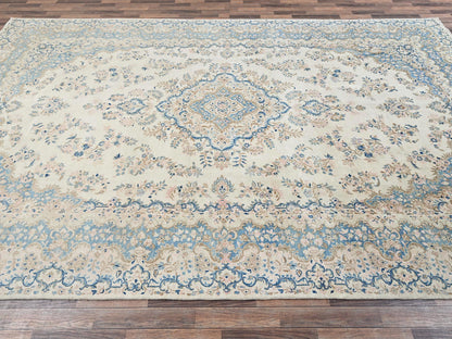 Kerman Vintage hand-knotted wool rug in Ivory, 10'1" x 16'9" — SKU O02059 (view 4)