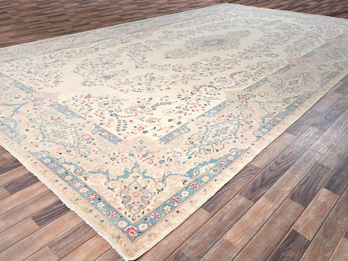 Kerman Vintage hand-knotted wool rug in Ivory & Peach, 10'8" x 19'11" — SKU O02060 (view 3)