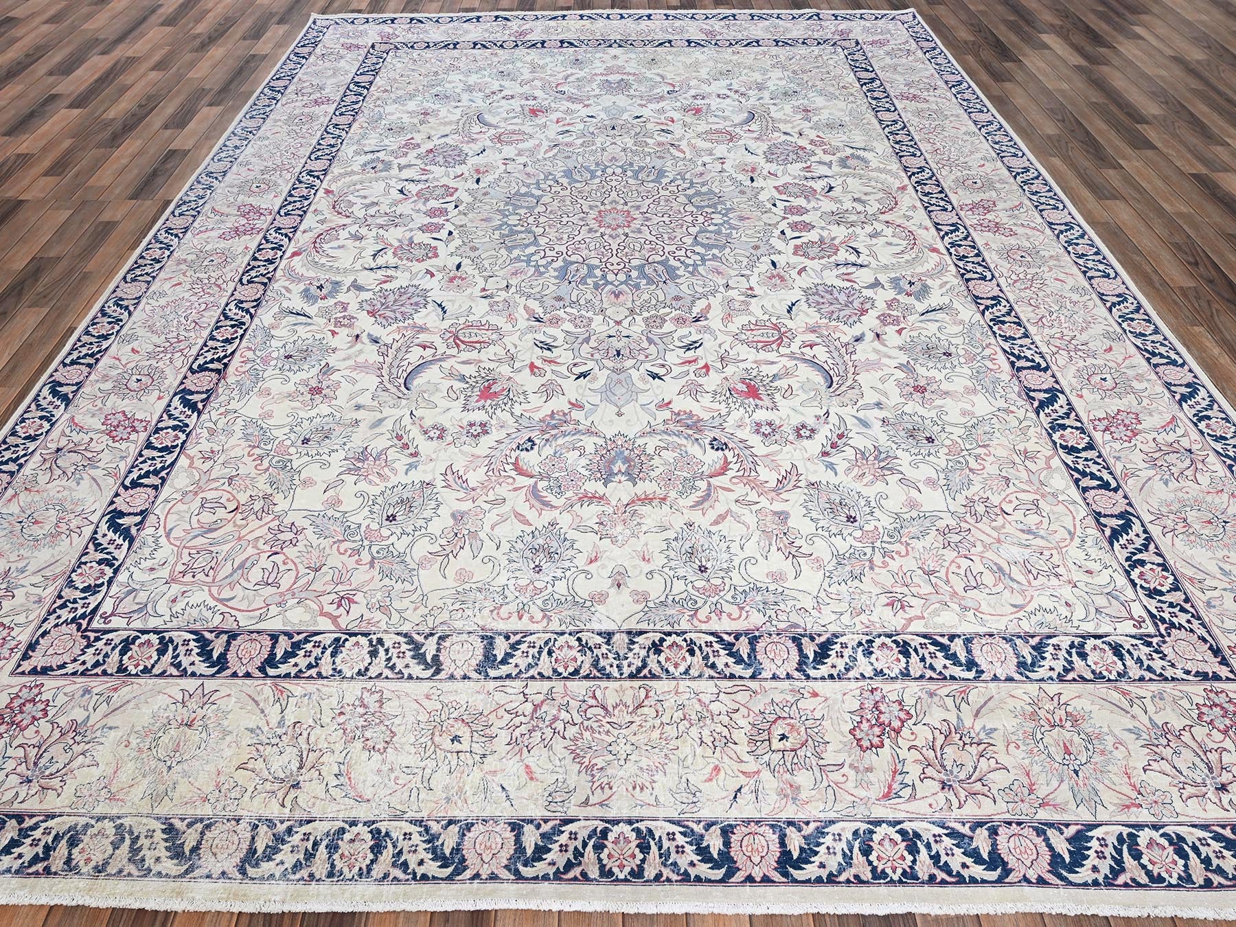 Ivory 9'11" x 13'2" Fine Oriental Hand knotted Wool Rug - Sku: O02062
