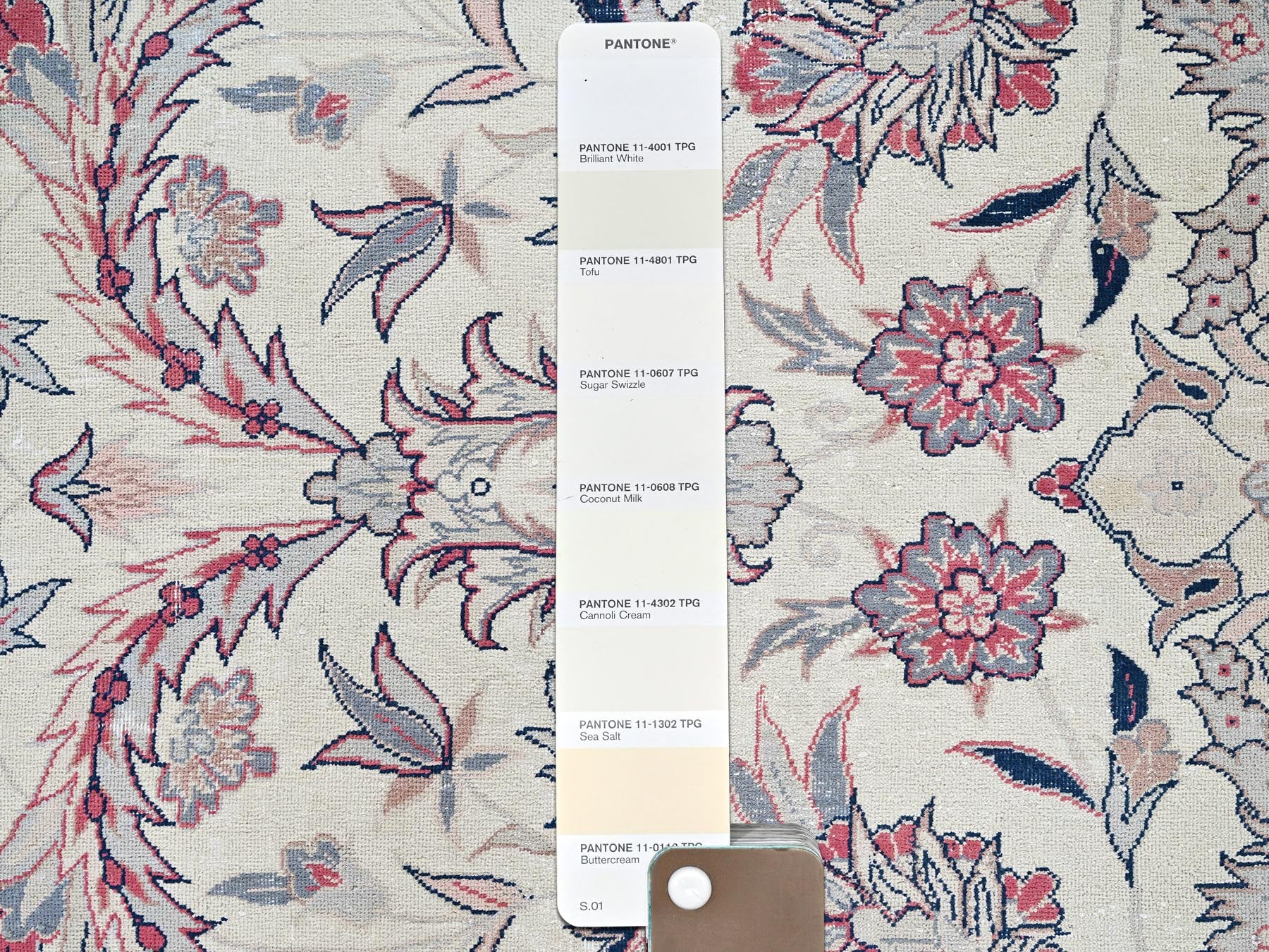 Tabriz Fine Oriental hand-knotted wool rug in Ivory, 9'11" x 13'2" — SKU O02062 (view 8)