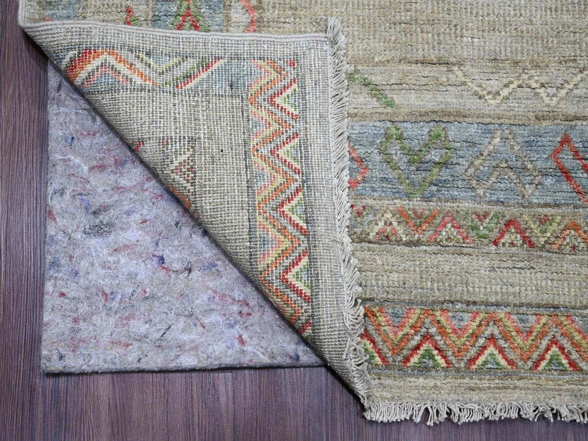 Peshawar Tribal & Geometric hand-knotted wool rug in Ivory & Blue, 8'8" x 11'8" — SKU O020636 (view 4)