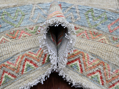 Peshawar Tribal & Geometric hand-knotted wool rug in Ivory & Blue, 8'8" x 11'8" — SKU O020636 (view 5)