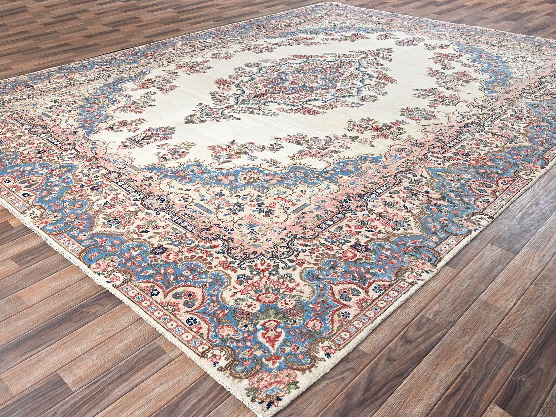 Kerman Vintage hand-knotted wool rug in Ivory & Light Blue, 10'3" x 13'2" — SKU O02064 (view 3)