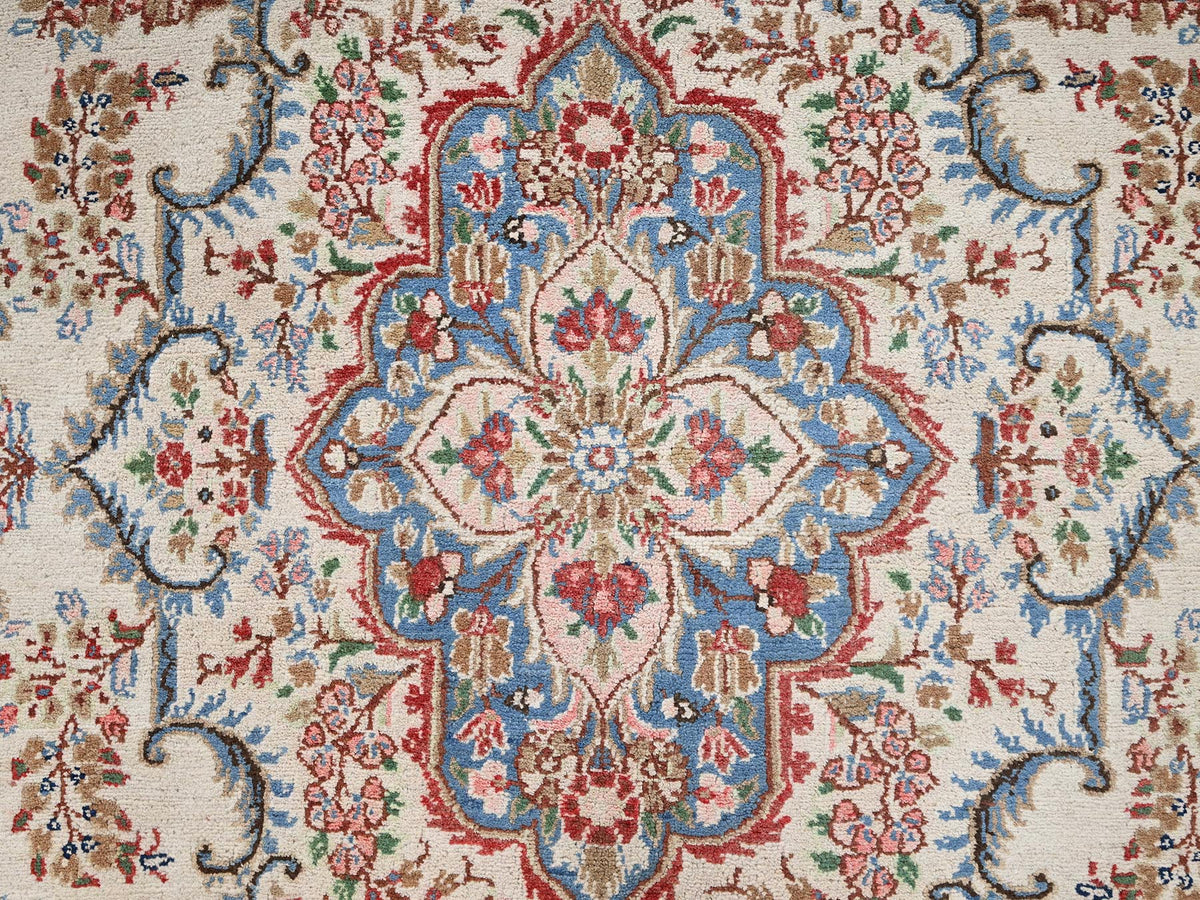 Kerman Vintage hand-knotted wool rug in Ivory & Light Blue, 10'3" x 13'2" — SKU O02064 (view 9)