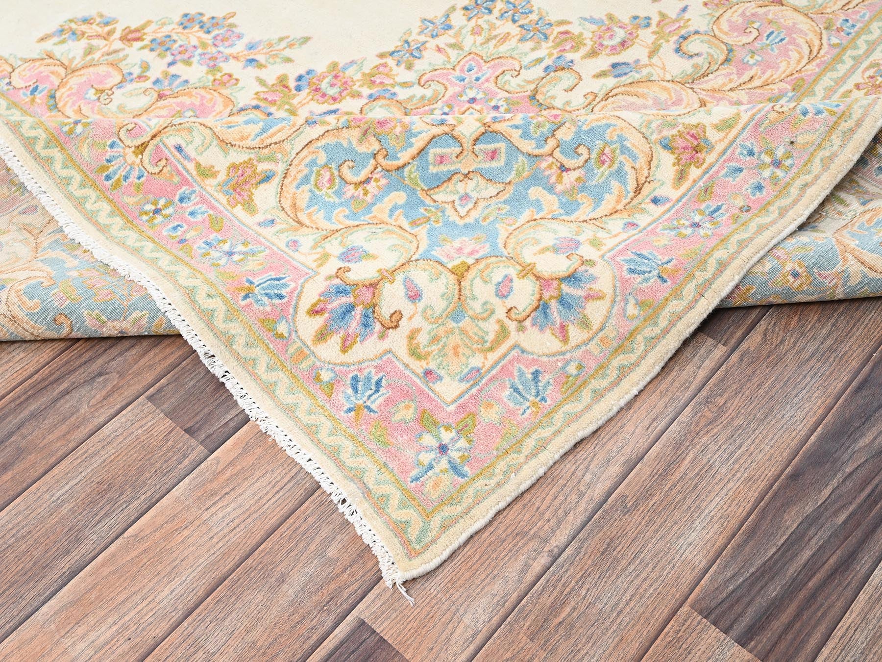 Kerman Vintage hand-knotted wool rug in Ivory & Light Blue, 8'9" x 15'2" — SKU O02067 (view 7)