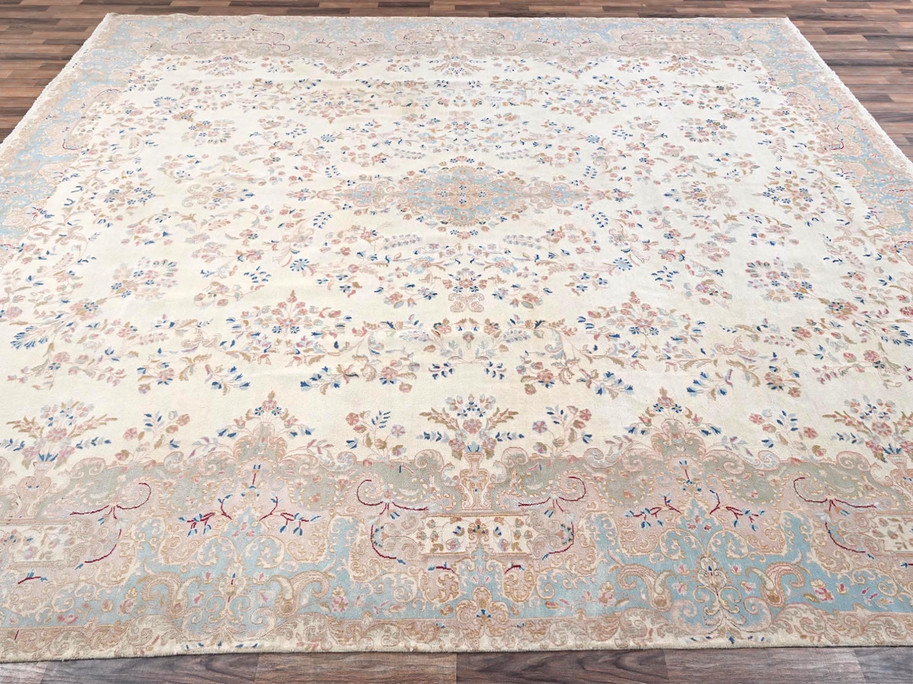 Kerman Vintage hand-knotted wool rug in Ivory & Light Blue, 11'10" x 14'2" — SKU O02068 (view 4)