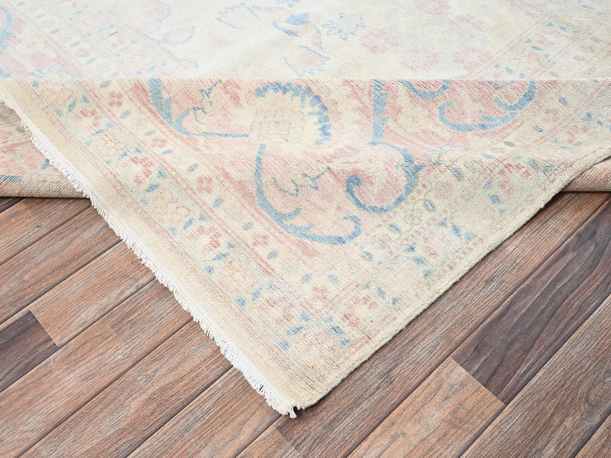 Mahal Vintage hand-knotted wool rug in Ivory & Pink, 11'11" x 17'3" — SKU O02069 (view 7)