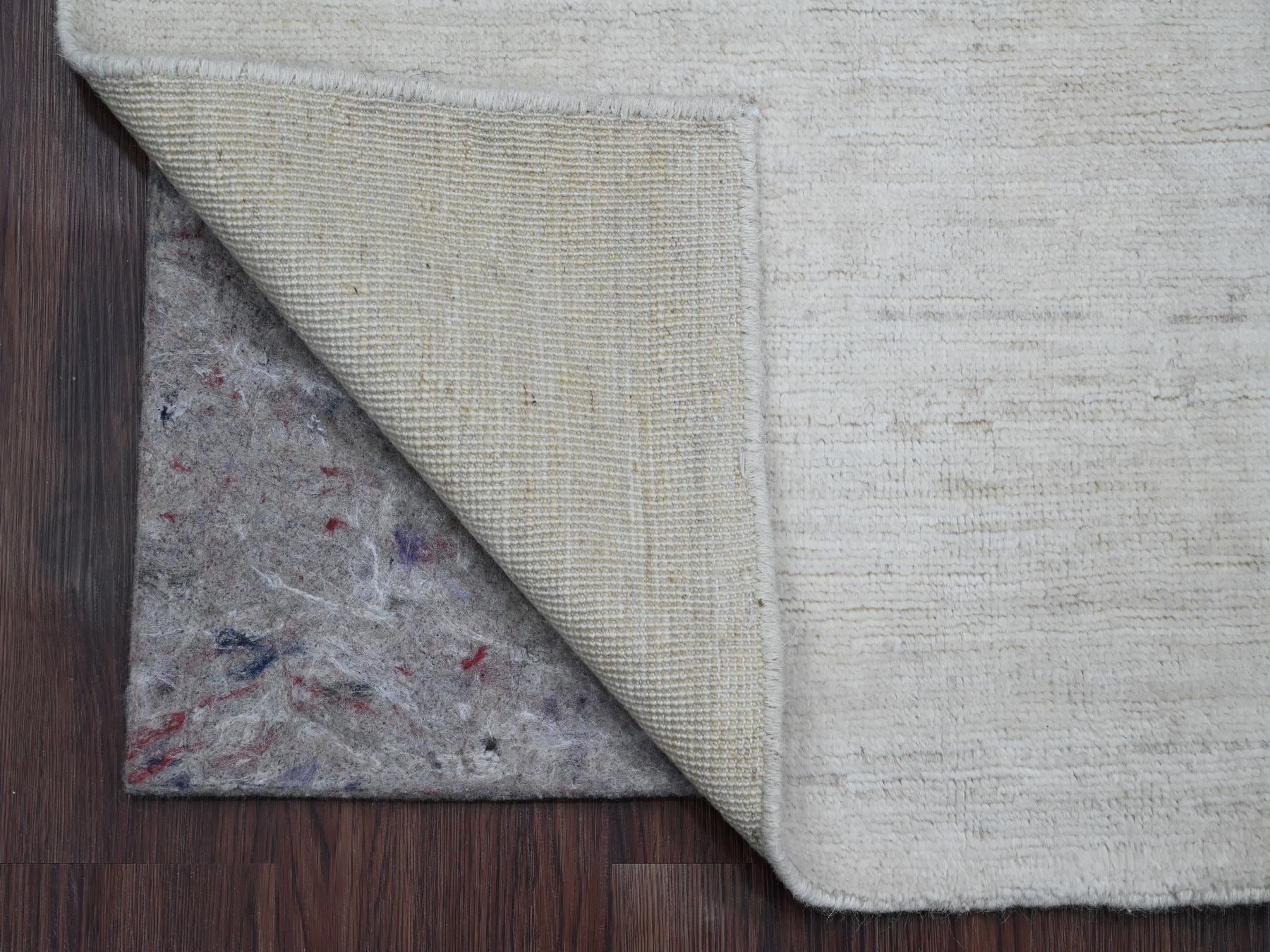Modern / Contemporary hand-knotted wool rug in Ivory, 2' x 3' — SKU O020825 (view 2)