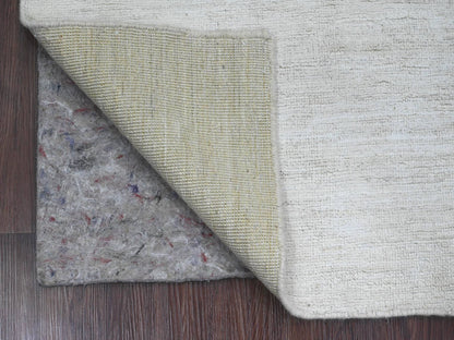 Modern / Contemporary hand-knotted wool rug in Ivory, 2'10" x 4'9" — SKU O020826 (view 2)