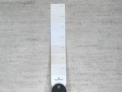 Modern / Contemporary hand-knotted wool rug in Ivory, 2'10" x 4'9" — SKU O020826 (view 3)