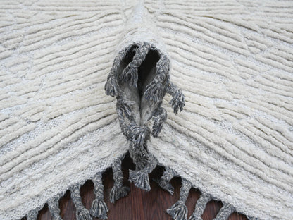 Tribal & Geometric hand-knotted wool rug in Ivory, 8'10" x 12'2" — SKU O020831 (view 5)