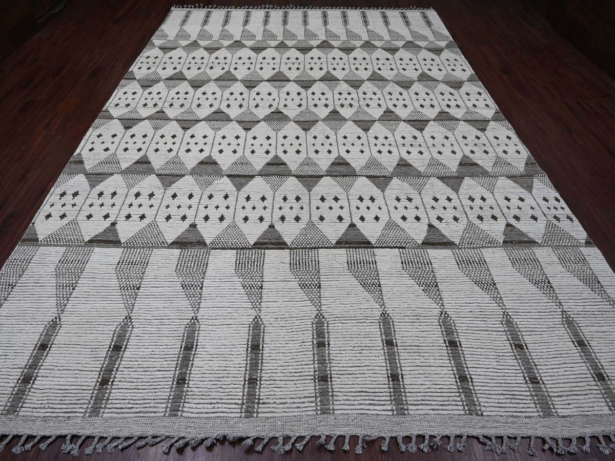 Tribal & Geometric hand-knotted wool rug in Ivory, 9'3" x 13'2" — SKU O020832 (view 2)