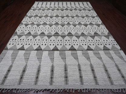 Tribal & Geometric hand-knotted wool rug in Ivory, 9'3" x 13'2" — SKU O020832 (view 2)