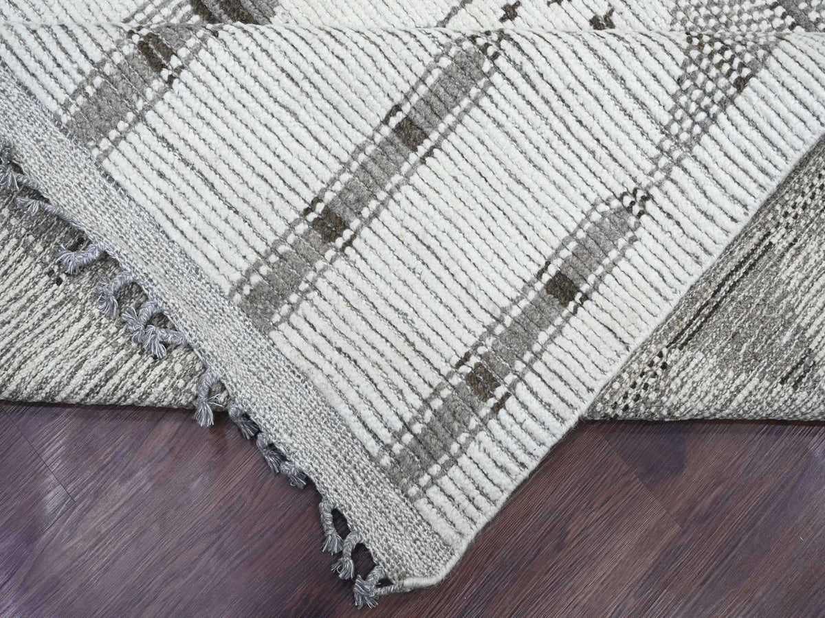 Tribal & Geometric hand-knotted wool rug in Ivory, 9'3" x 13'2" — SKU O020832 (view 6)