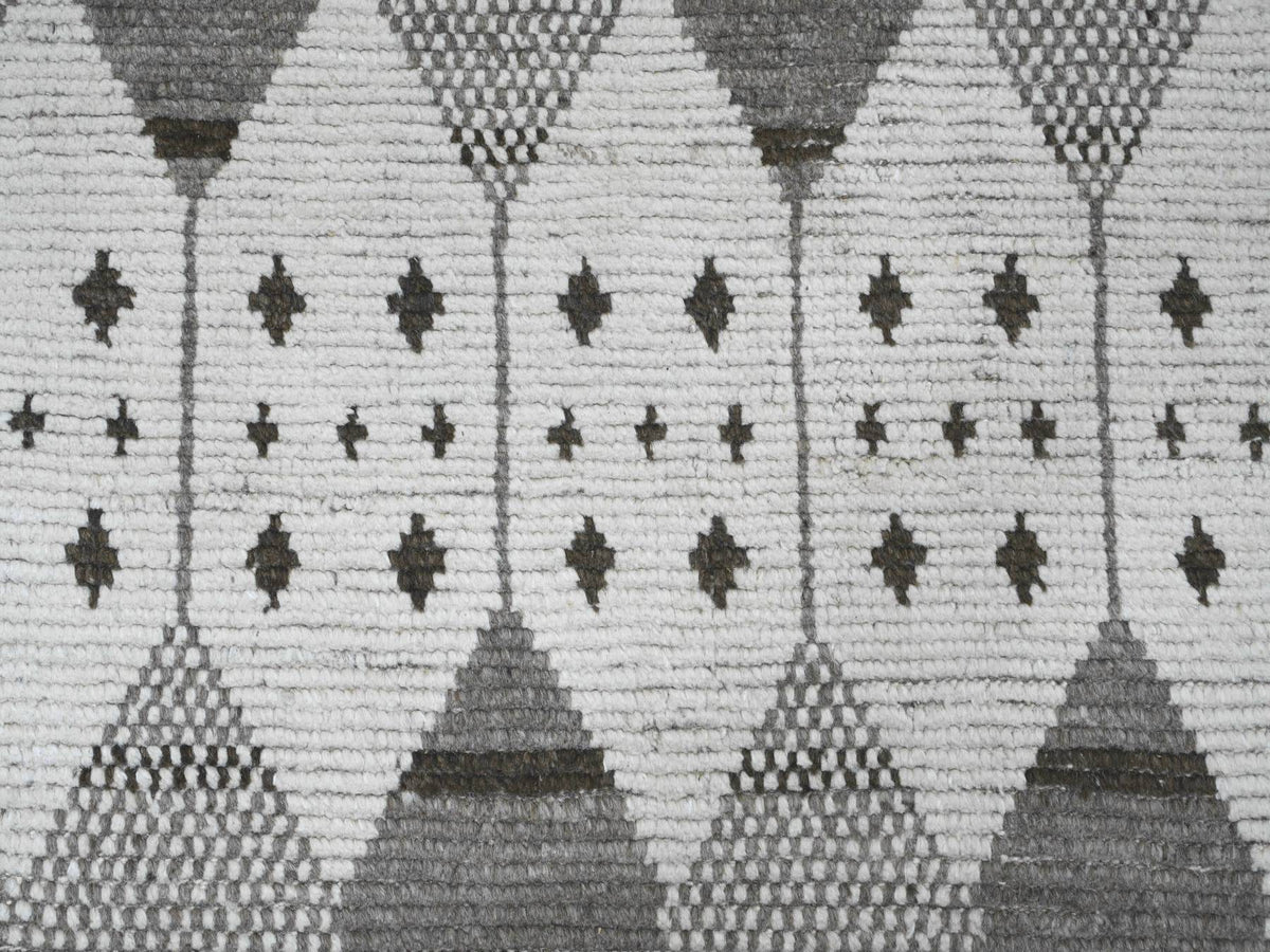 Tribal & Geometric hand-knotted wool rug in Ivory, 9'3" x 13'2" — SKU O020832 (view 8)