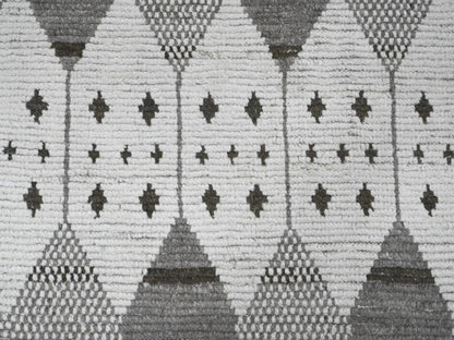 Tribal & Geometric hand-knotted wool rug in Ivory, 9'3" x 13'2" — SKU O020832 (view 8)