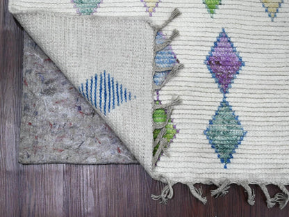 Ivory 5'0" x 8'0" Tribal Hand knotted Wool Rug - Sku: O020836