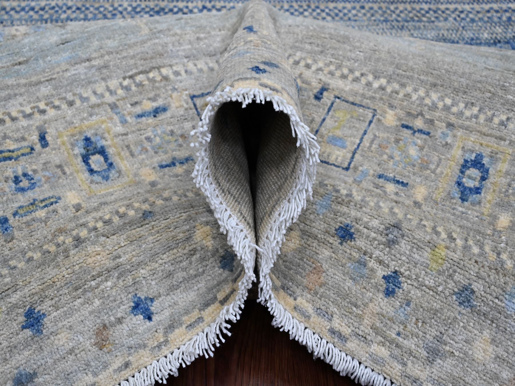 Gabbeh Tribal & Geometric hand-knotted wool rug in Gray, 7'8" x 7'11" — SKU O020915 (view 5)