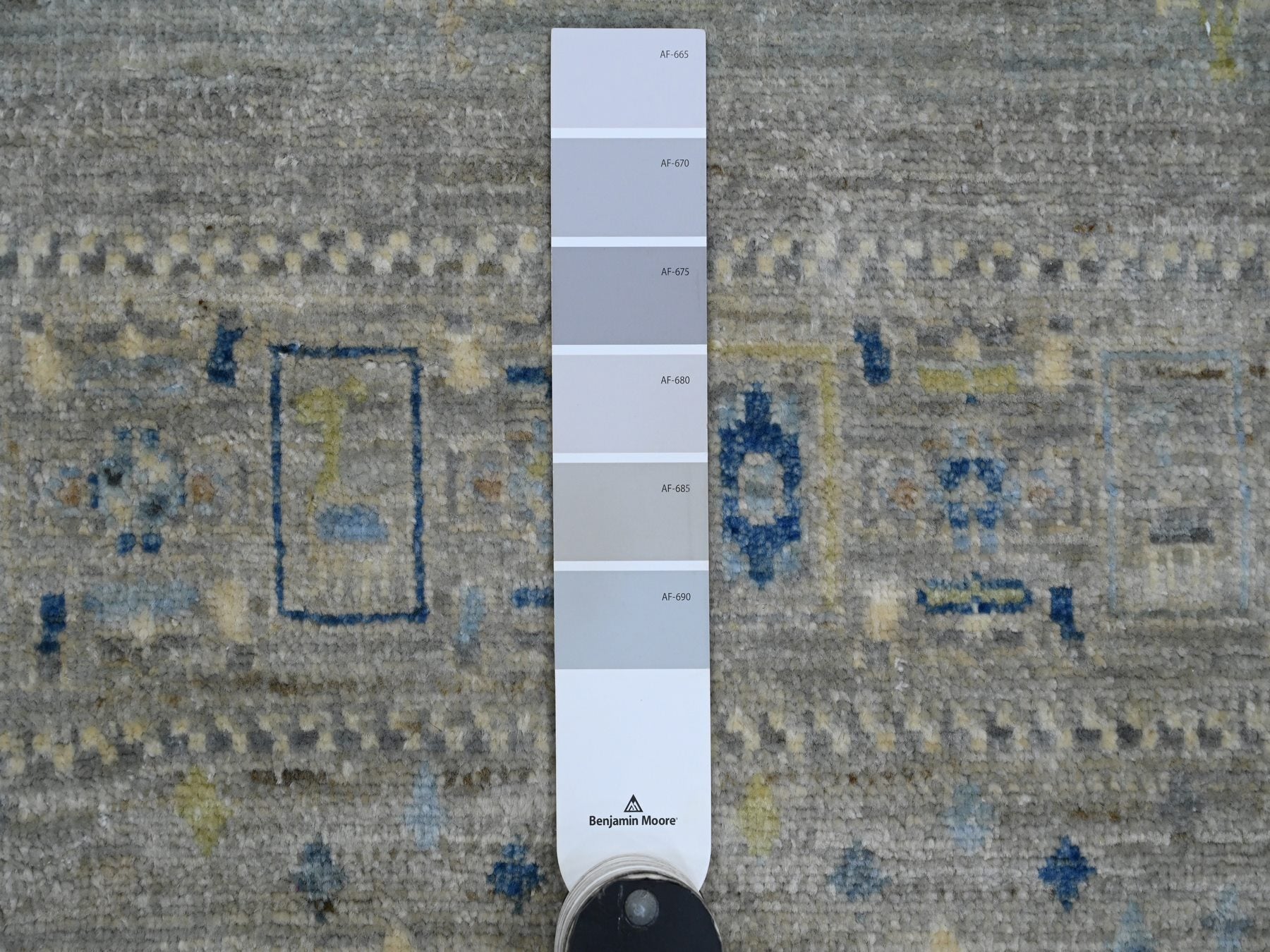Gabbeh Tribal & Geometric hand-knotted wool rug in Gray, 7'8" x 7'11" — SKU O020915 (view 7)