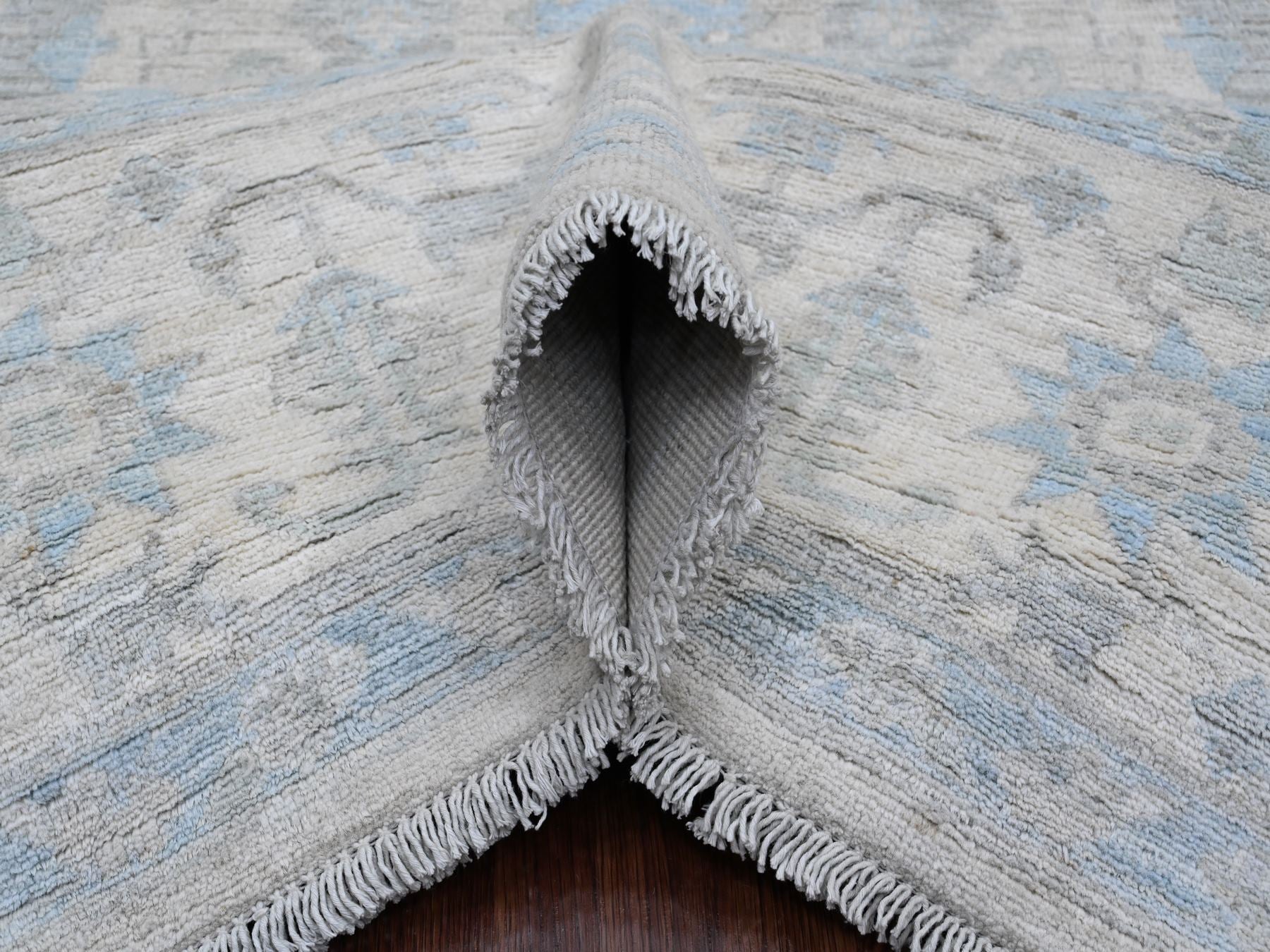 Heriz Oushak hand-knotted wool rug in Gray & Ivory, 8'4" x 9'9" — SKU O020916 (view 5)