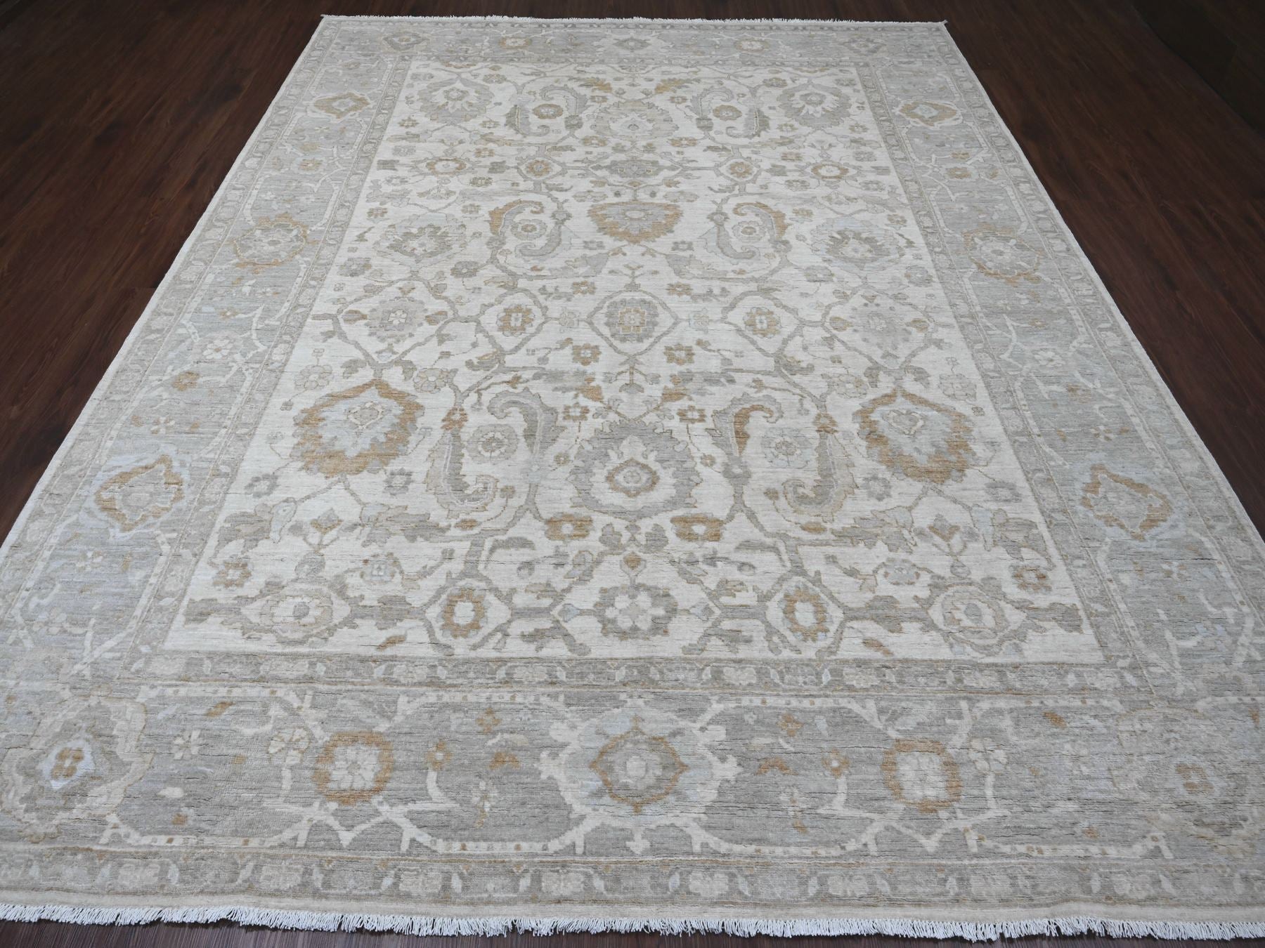 Heriz Heriz hand-knotted wool rug in Ivory & Gray, 8'11" x 11' — SKU O020918 (view 2)