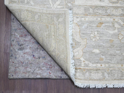 Heriz Heriz hand-knotted wool rug in Ivory & Gray, 8'11" x 11' — SKU O020918 (view 4)