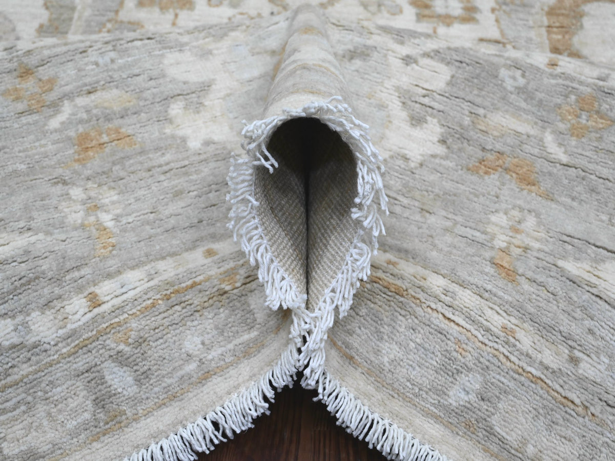 Heriz Heriz hand-knotted wool rug in Ivory & Gray, 8'11" x 11' — SKU O020918 (view 5)