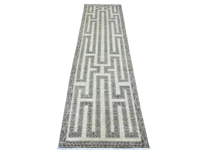 Brown 2'7" x 9'5" Tribal Hand knotted Wool Rug - Sku: O020940