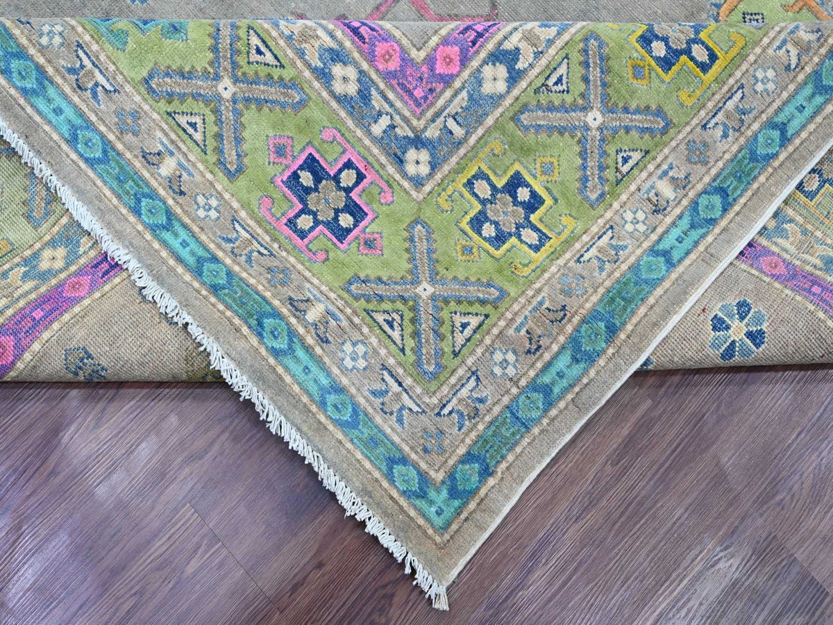 Kazak Kazak hand-knotted wool rug in Gray & Green, 9'9" x 13'2" — SKU O020973 (view 6)