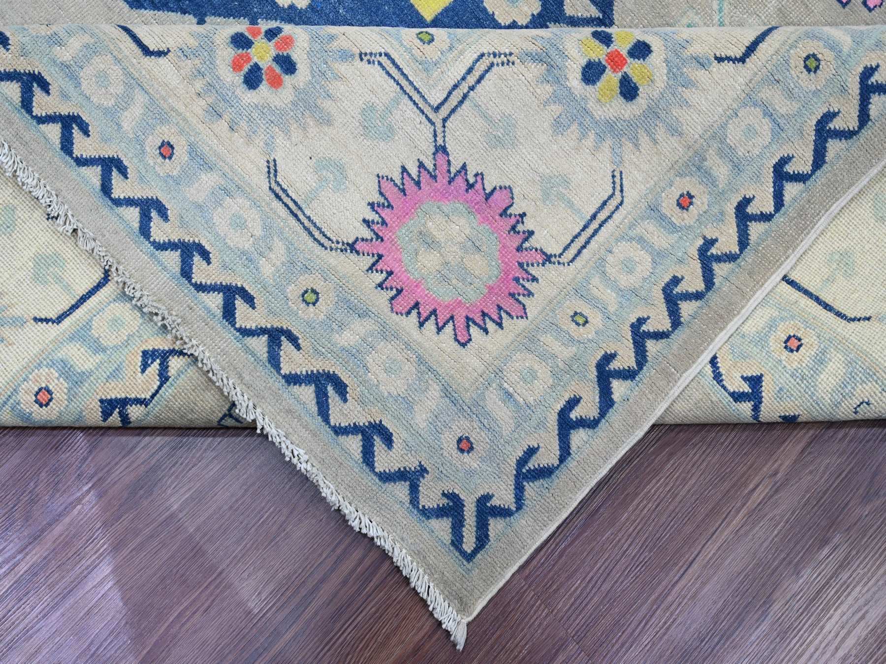 Kazak Kazak hand-knotted wool rug in Gray & Ivory, 9'7" x 13'4" — SKU O020974 (view 6)
