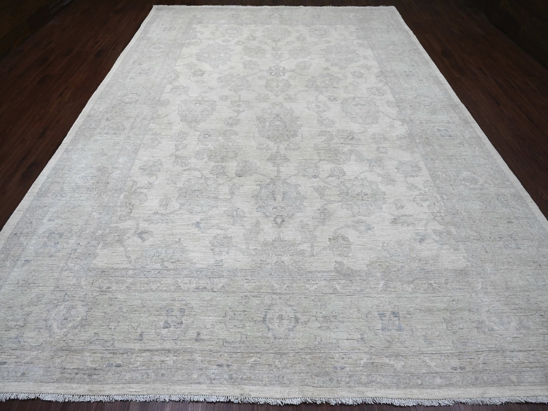 Peshawar Oushak hand-knotted wool rug in Ivory & Gray, 9'8" x 13'8" — SKU O020978 (view 2)