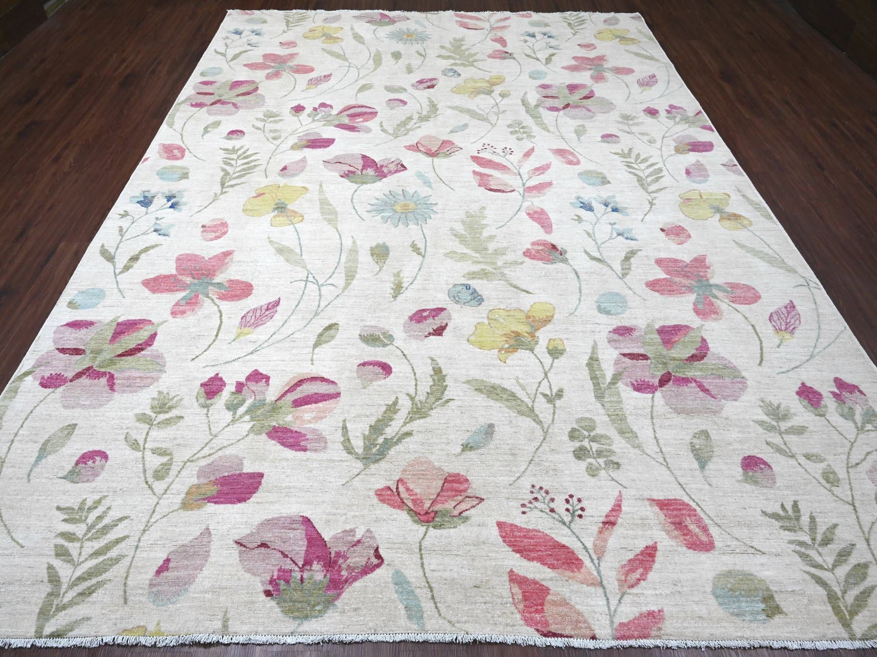 Peshawar Modern / Contemporary hand-knotted wool rug in Ivory, 9' x 11'9" — SKU O020993 (view 2)