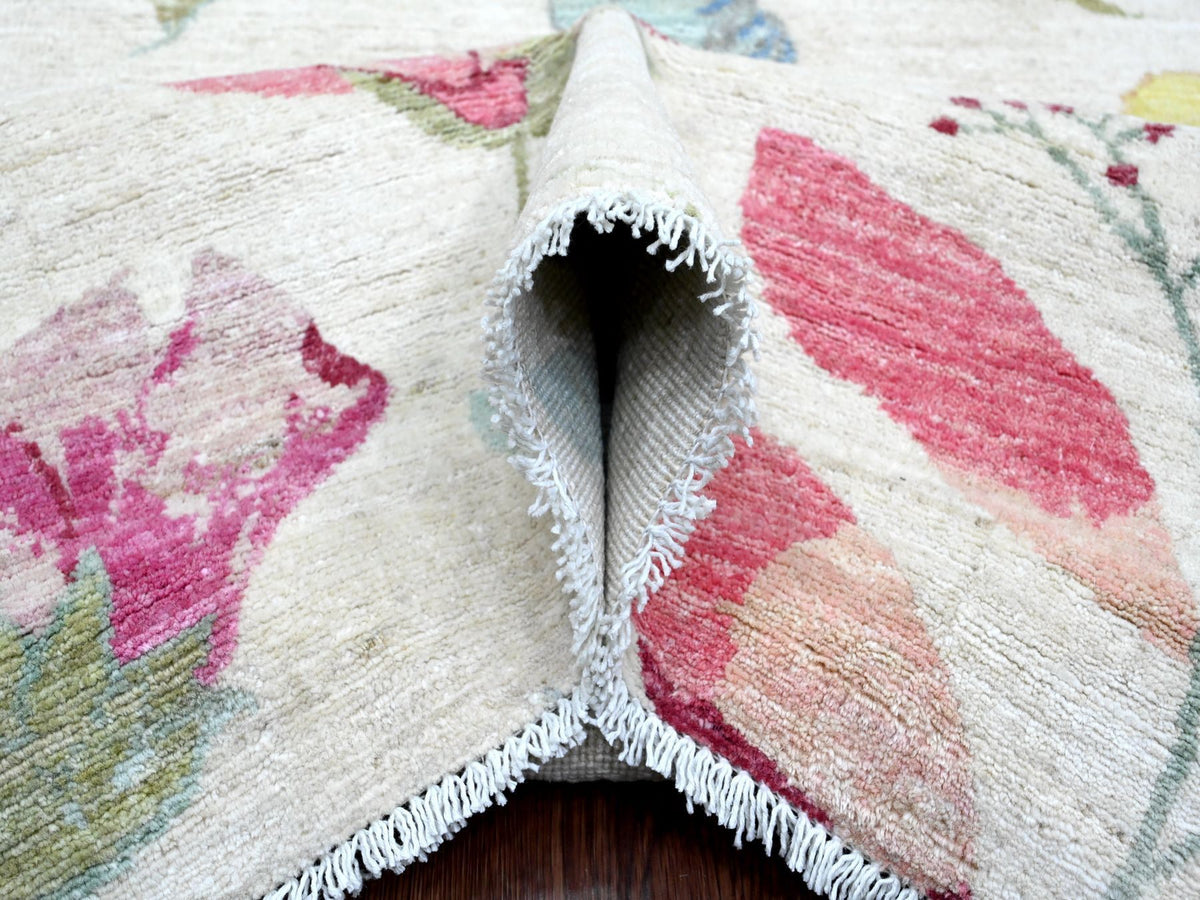 Peshawar Modern / Contemporary hand-knotted wool rug in Ivory, 9' x 11'9" — SKU O020993 (view 5)