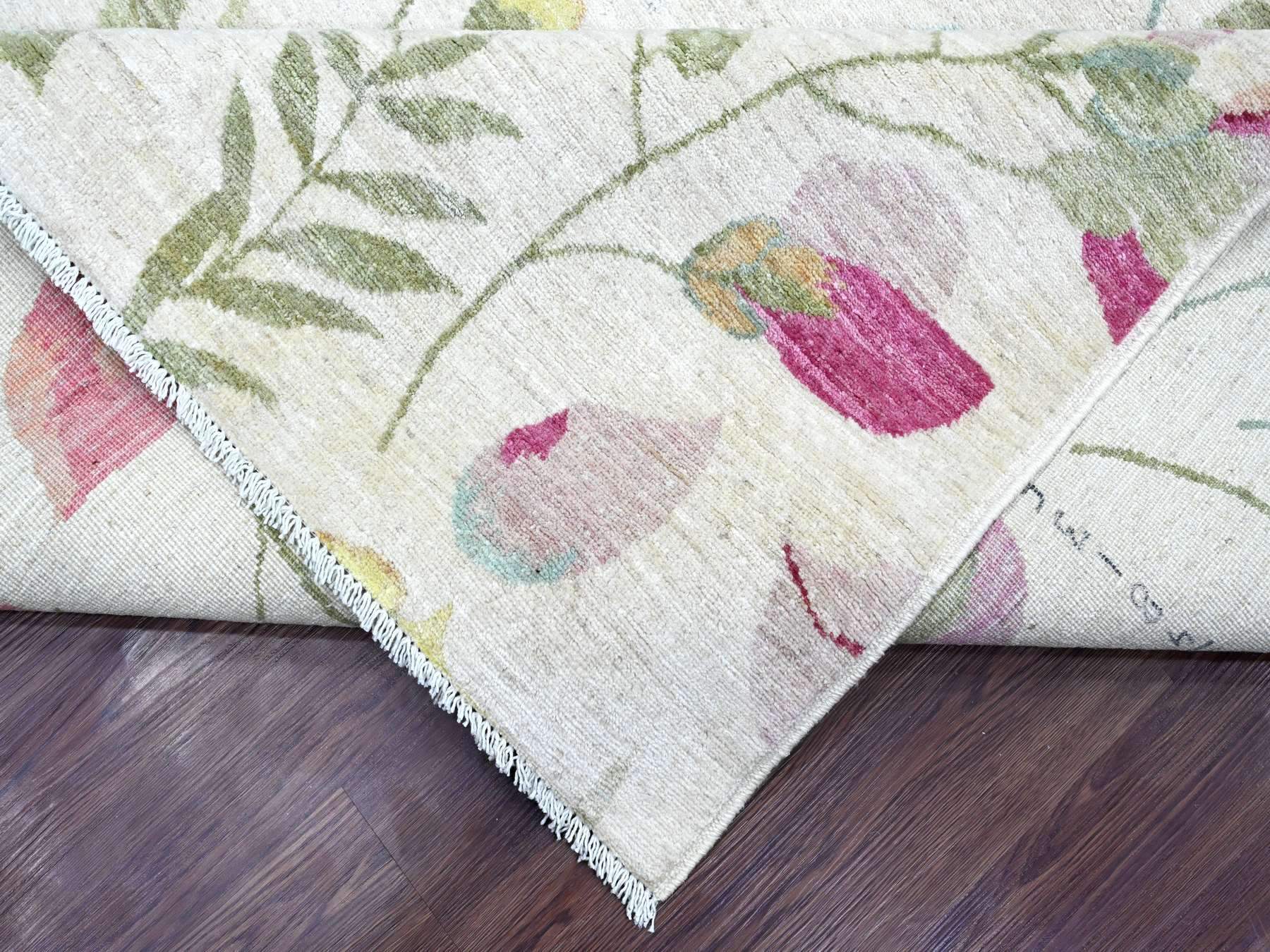 Peshawar Modern / Contemporary hand-knotted wool rug in Ivory, 9' x 11'9" — SKU O020993 (view 6)