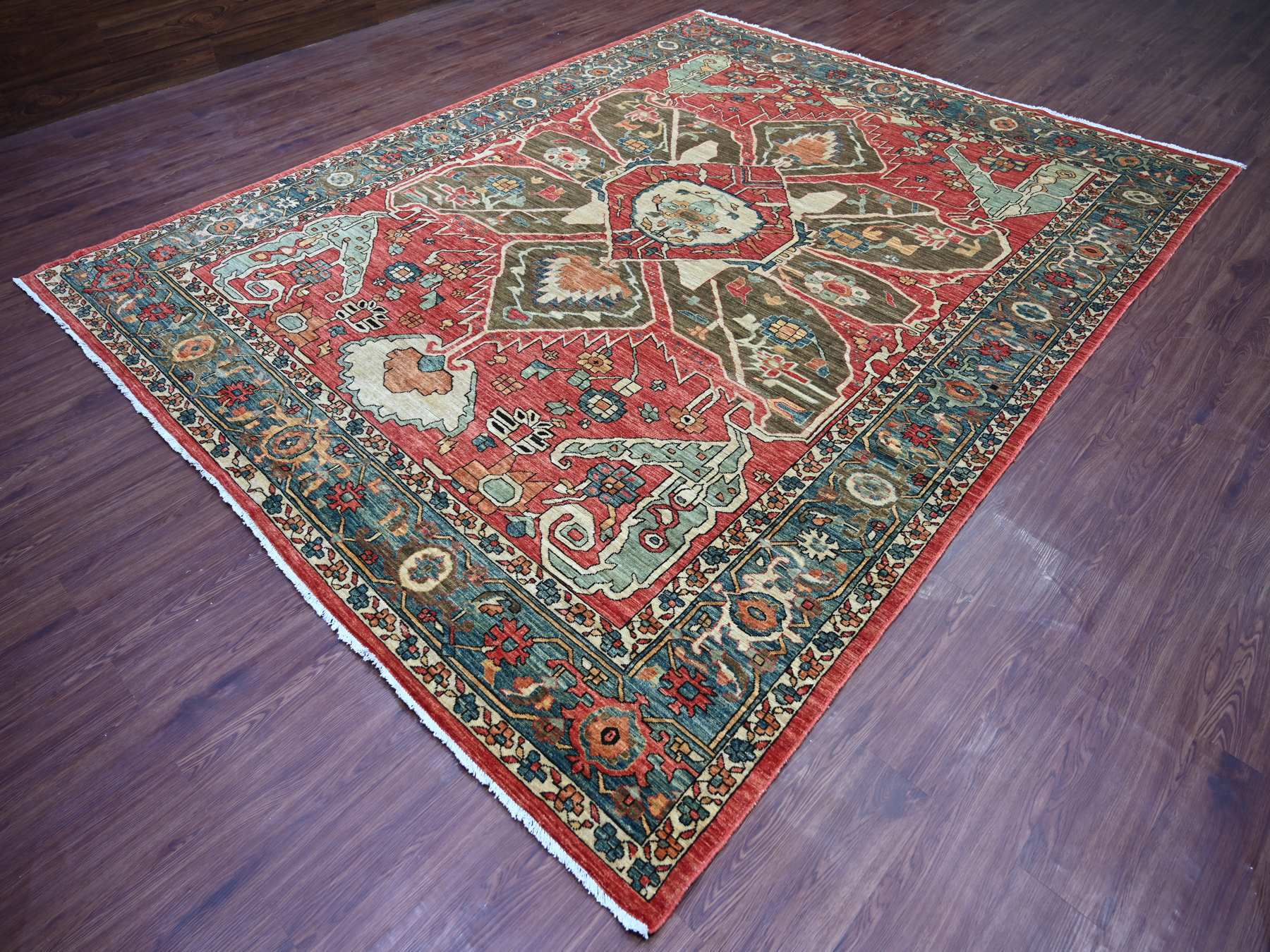 Heriz Heriz hand-knotted wool rug in Red & Blue, 9'2" x 11'7" — SKU O021126 (view 3)