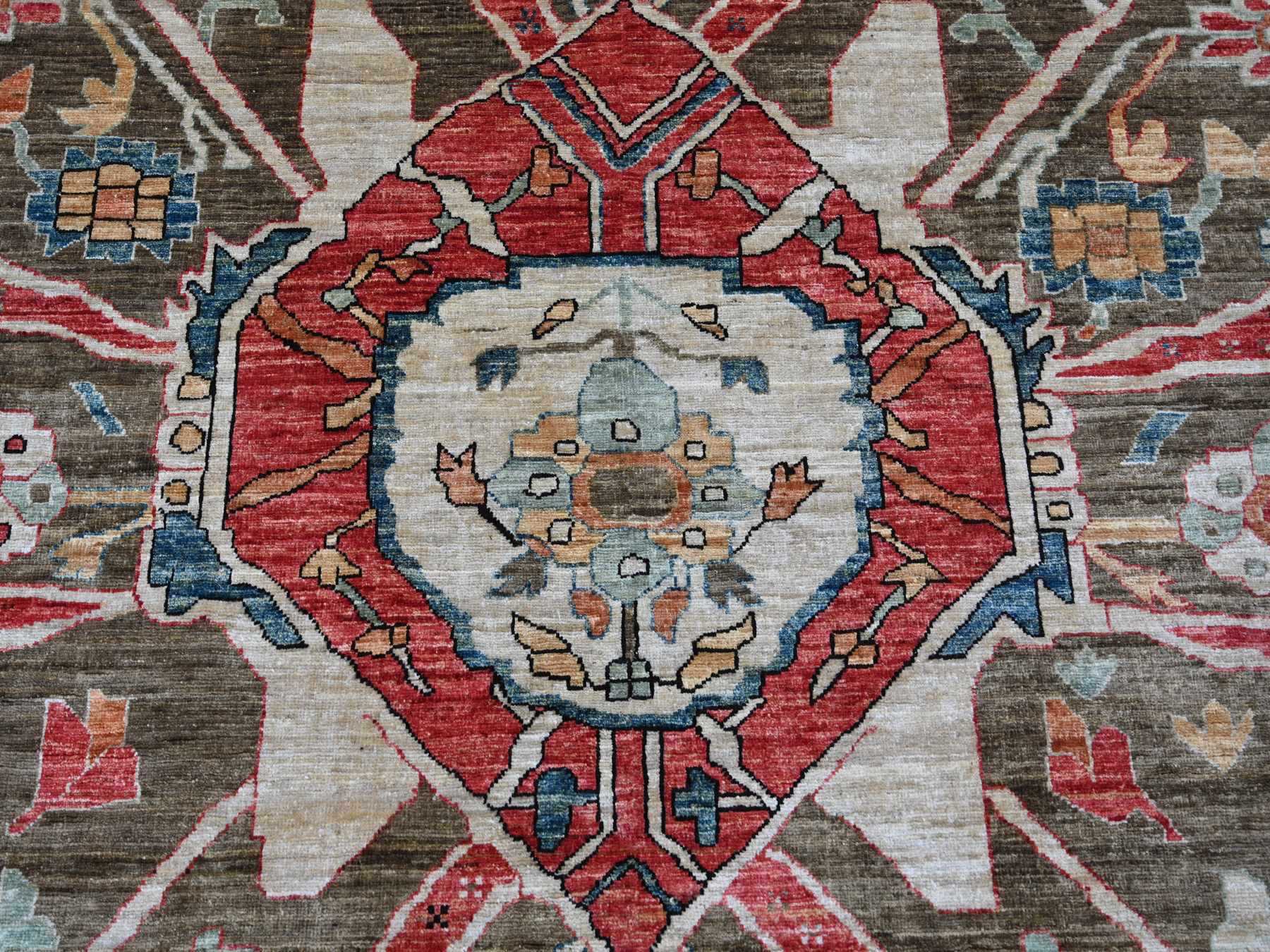 Heriz Heriz hand-knotted wool rug in Red & Blue, 9'2" x 11'7" — SKU O021126 (view 8)