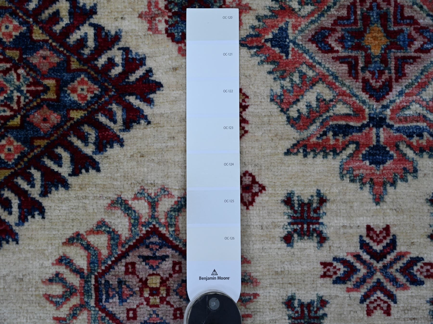 Kazak Tribal & Geometric hand-knotted wool rug in Ivory & Red, 8'7" x 11'11" — SKU O021256 (view 7)