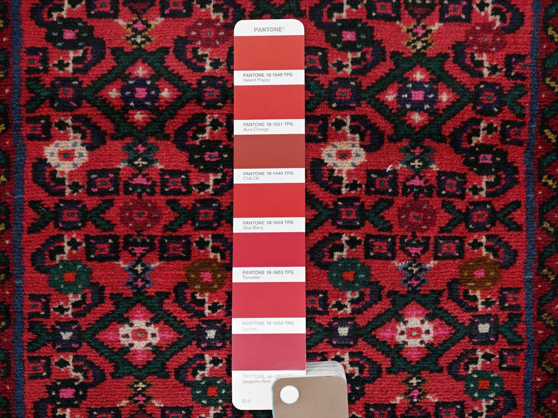 Tribal & Geometric hand-knotted wool runner in Red & Ivory, 2'6" x 6'9" — SKU O02126 (view 4)