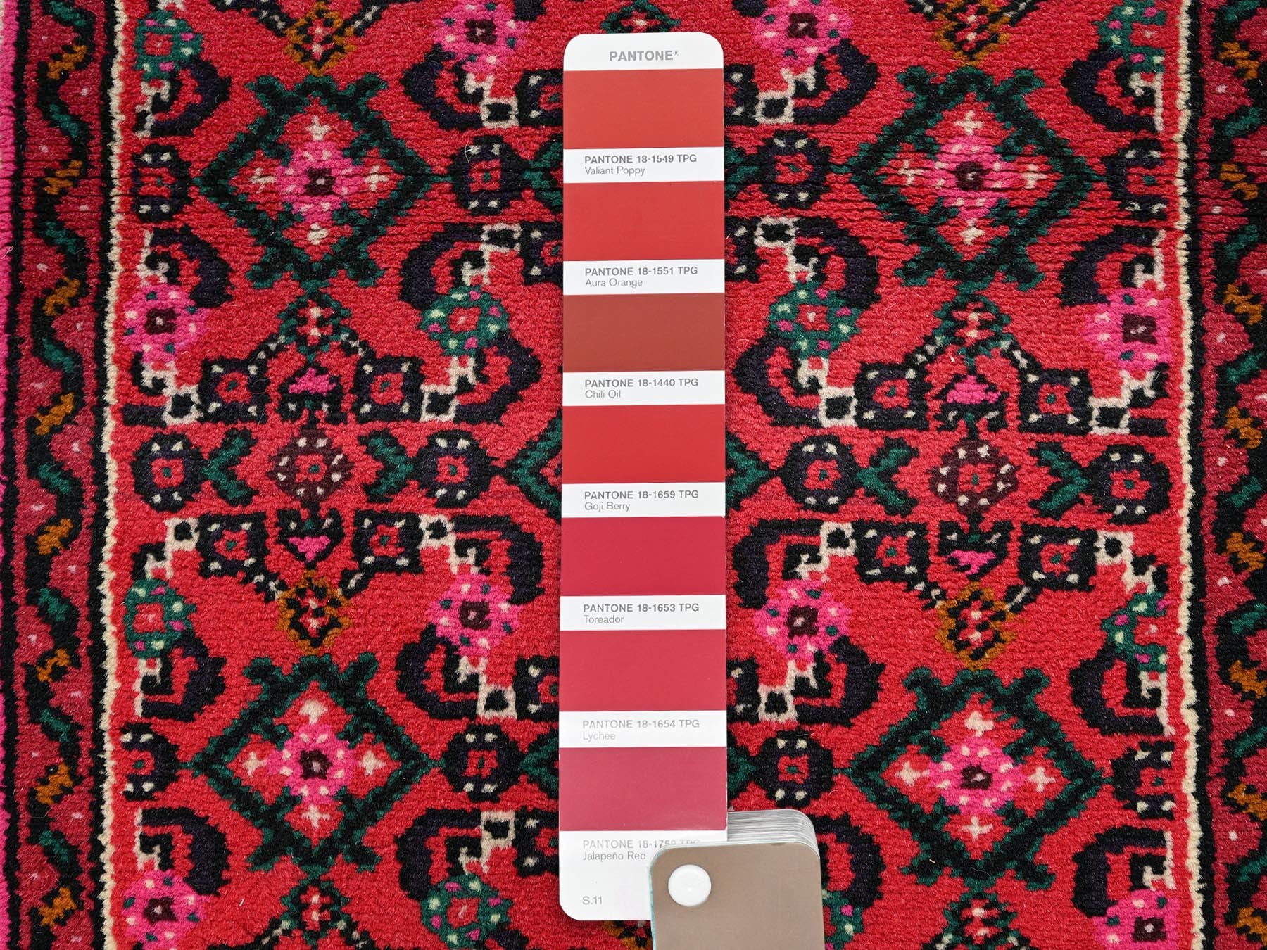 Tribal & Geometric hand-knotted wool runner in Red & Ivory, 2'5" x 6'5" — SKU O02140 (view 4)