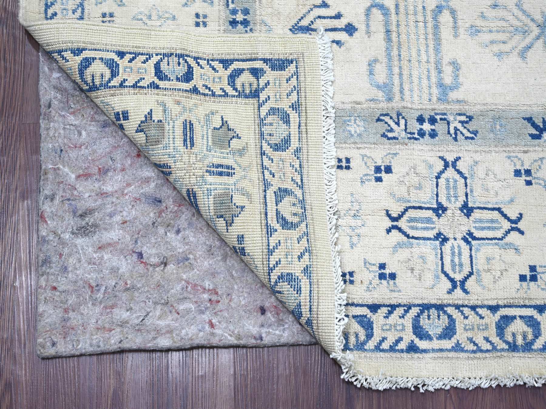 Kazak Kazak hand-knotted wool rug in Ivory, 8' x 9'6" — SKU O021626 (view 4)