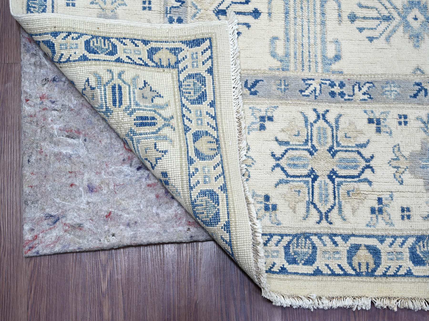 Kazak Kazak hand-knotted wool rug in Ivory, 7'10" x 9'9" — SKU O021656 (view 4)