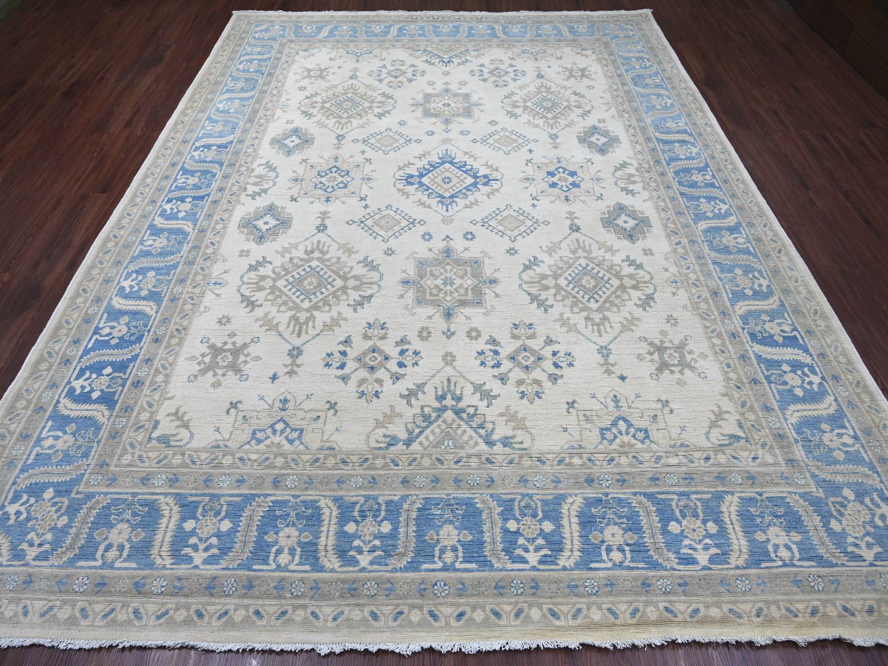 Kazak Kazak hand-knotted wool rug in Ivory & Blue, 8'8" x 11'2" — SKU O021776 (view 2)