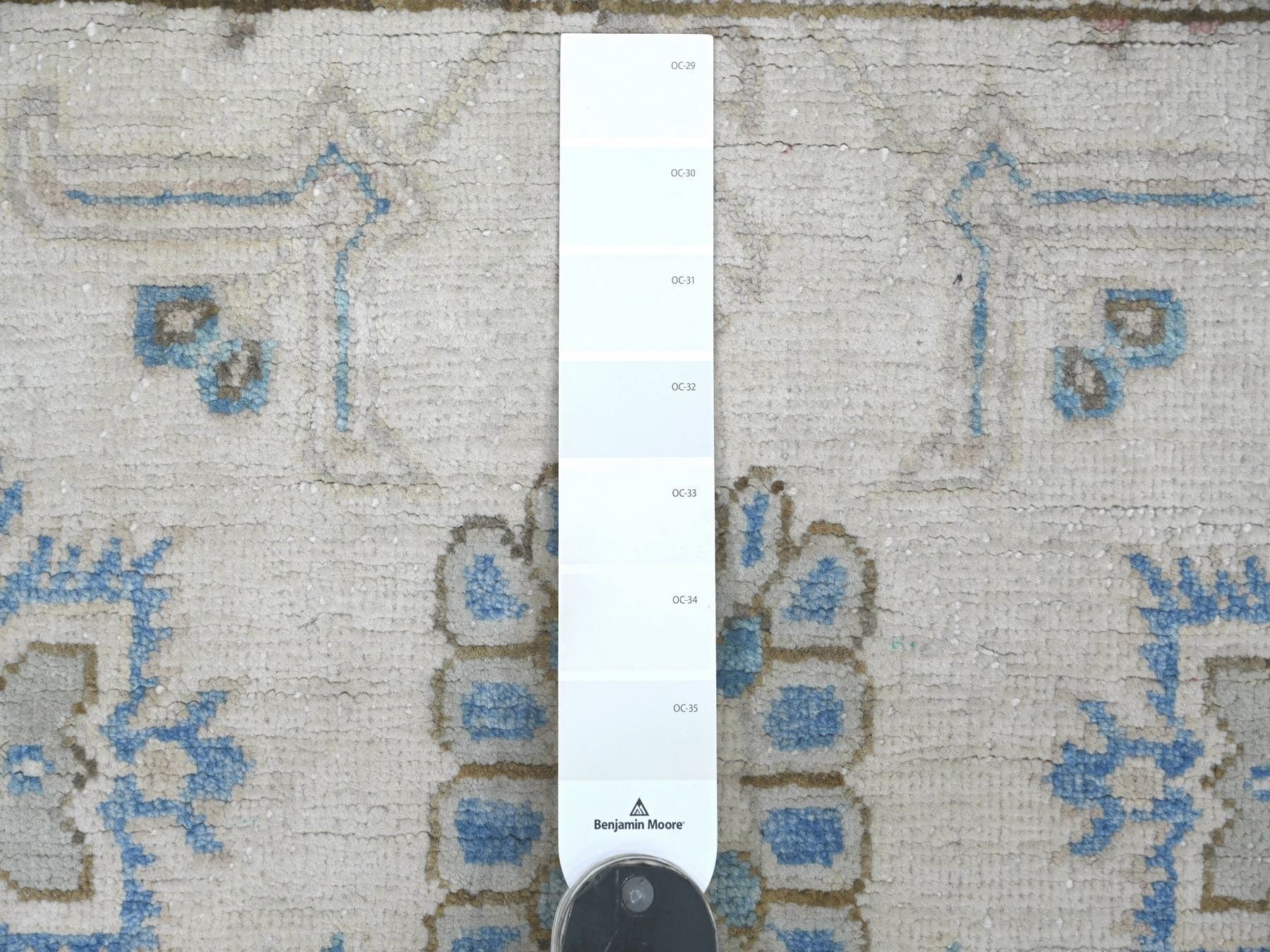 Kazak Kazak hand-knotted wool rug in Ivory & Blue, 2'11" x 4'10" — SKU O021807 (view 3)