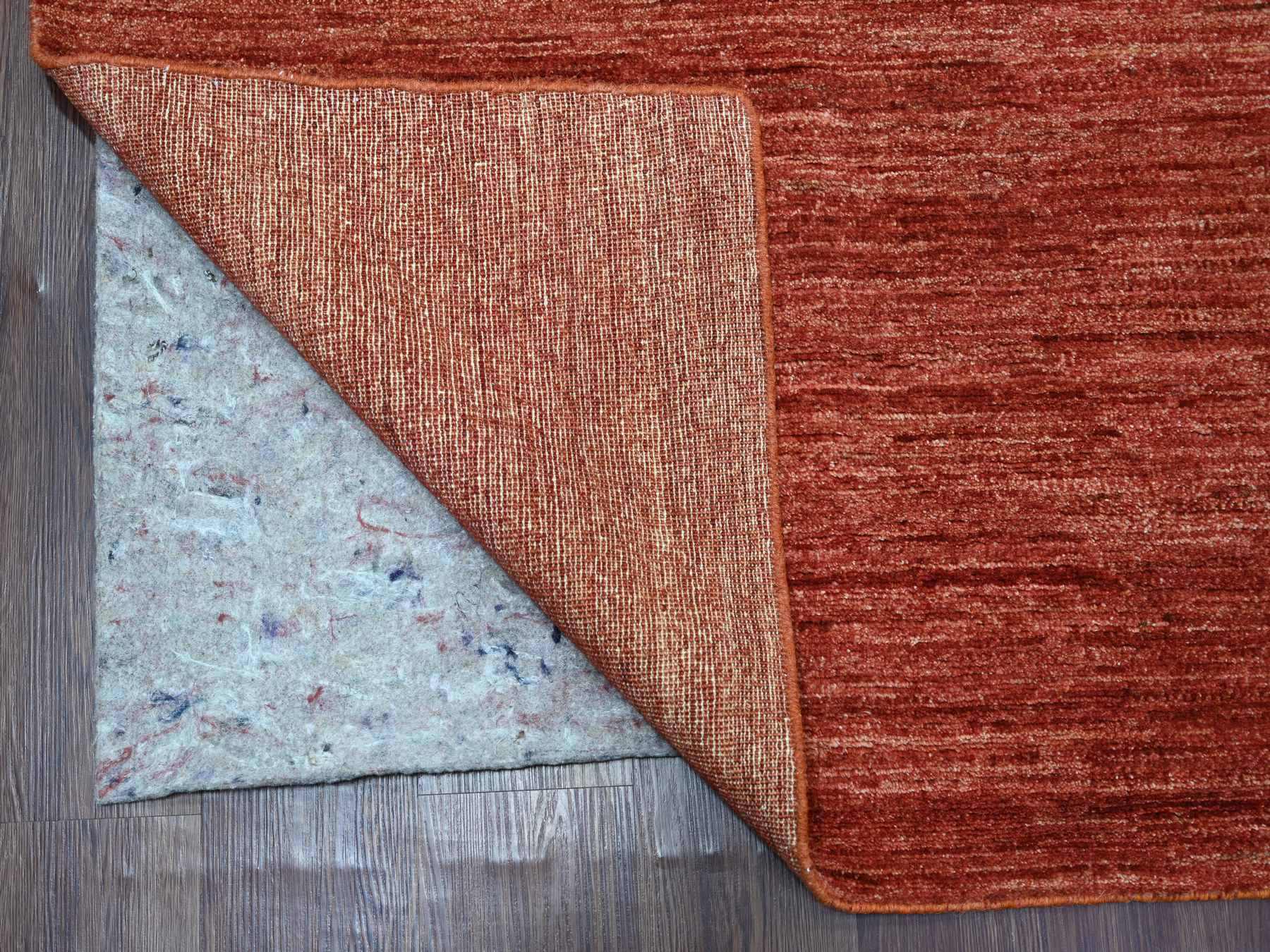 Modern / Contemporary hand-knotted wool rug in Red, 7'8" x 9'8" — SKU O021895 (view 4)