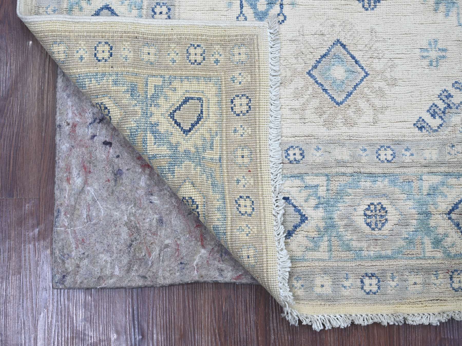 Ivory 4'10" x 6'7" Kazak Hand knotted Wool Rug - Sku: O021918