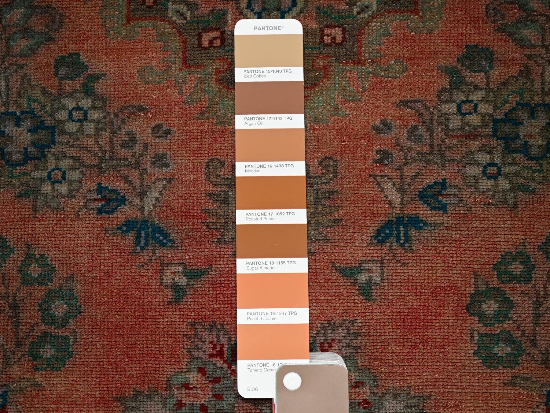 Vintage hand-knotted wool runner in Orange & Blue, 2'9" x 8'10" — SKU O02191 (view 4)