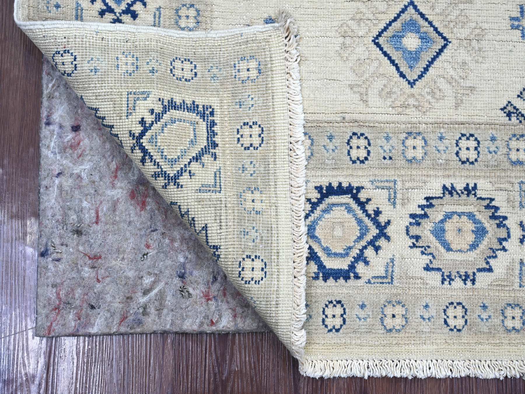 Kazak Kazak hand-knotted wool rug in Ivory, 4'7" x 6'5" — SKU O021920 (view 2)