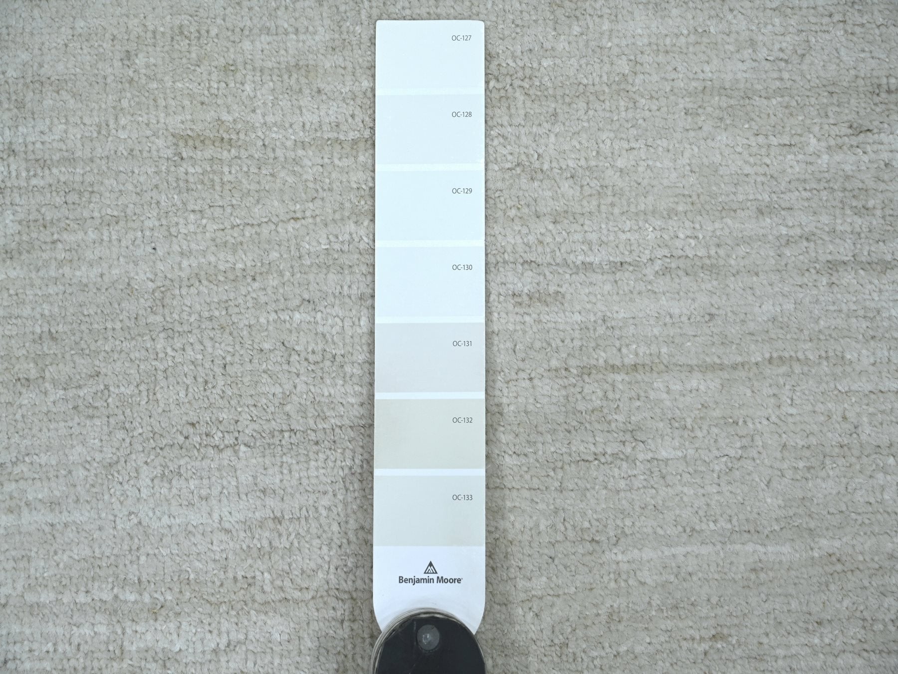 Modern / Contemporary hand-knotted wool runner in Ivory, 2'4" x 6' — SKU O021931 (view 3)